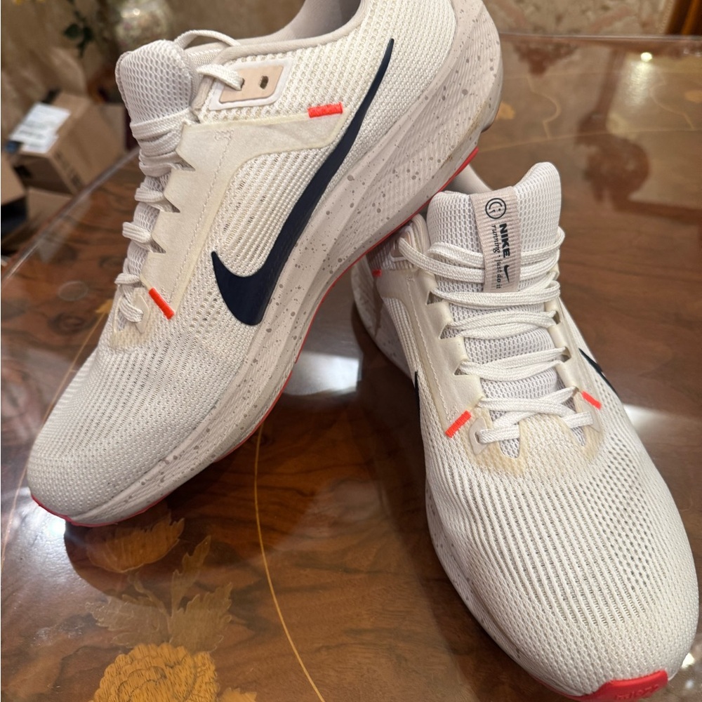 Nike Pegasus 40 Men's Road Running Shoes sneakers Sz 11.0 - Picture 3 of 16